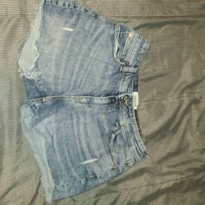 Womens Levi's high rise shorts